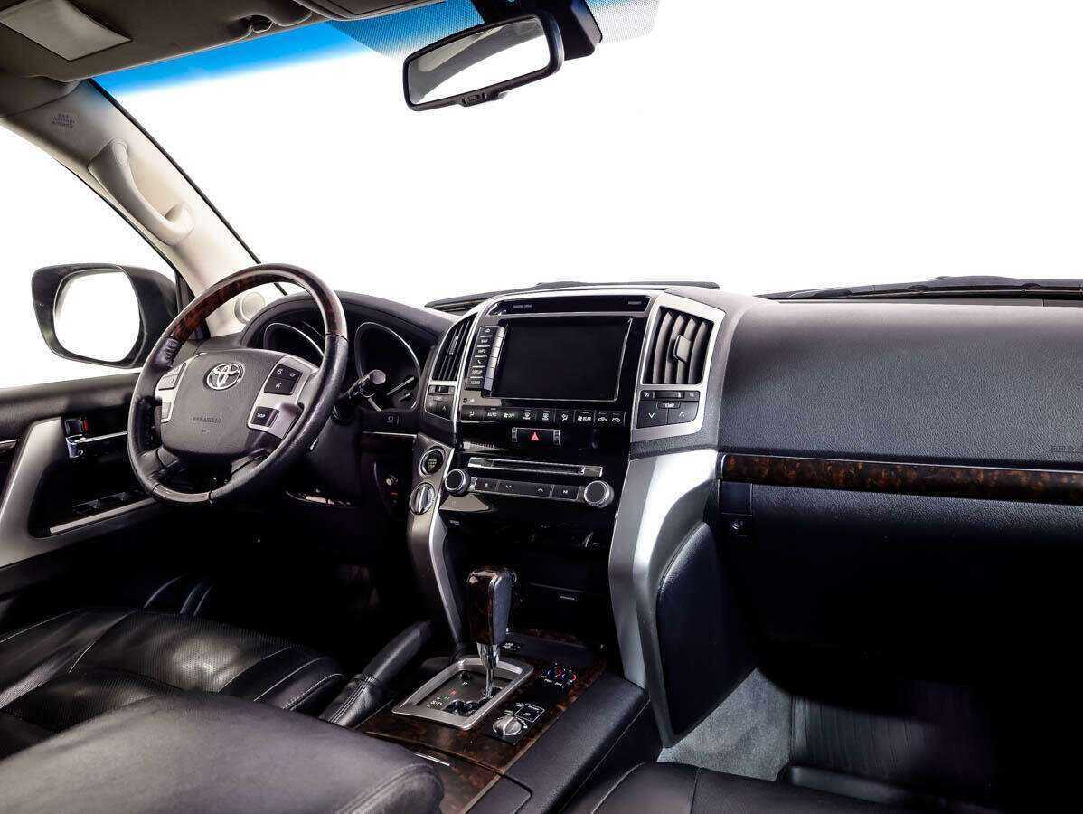 Toyota Land Cruiser 2012