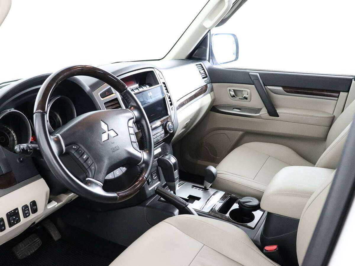Mitsubishi Pajero 2019