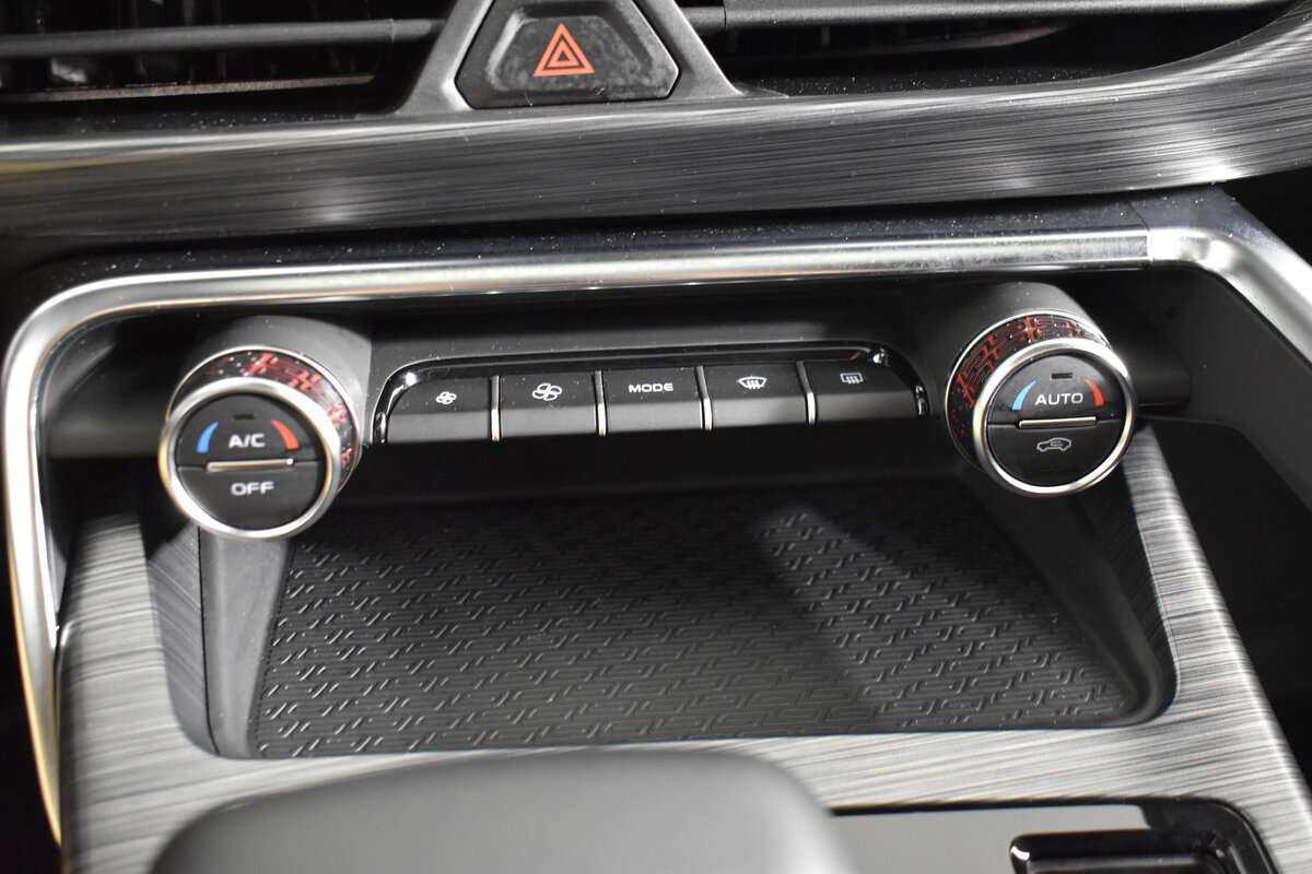 Geely Tugella 2022