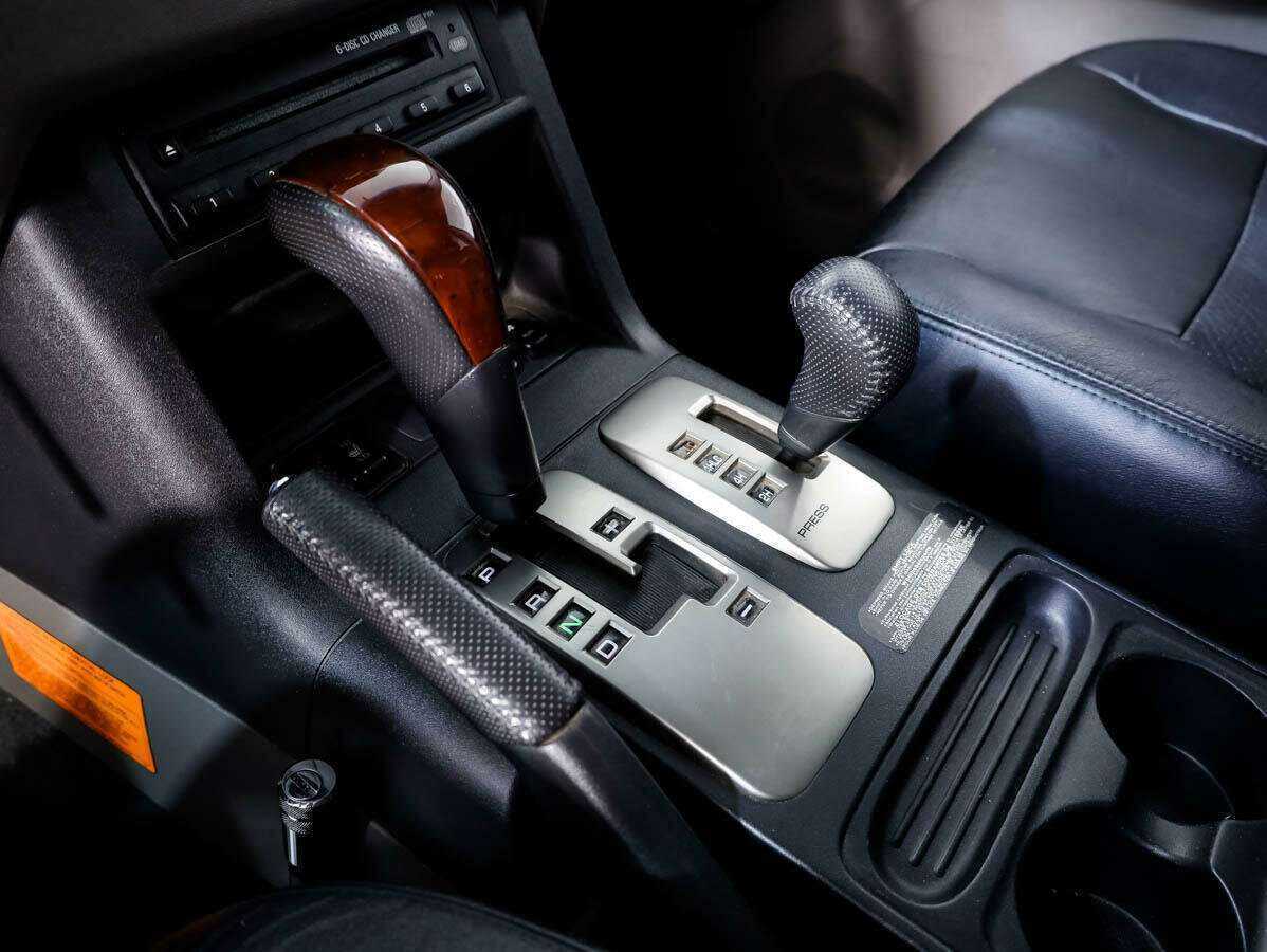Mitsubishi Pajero 2003