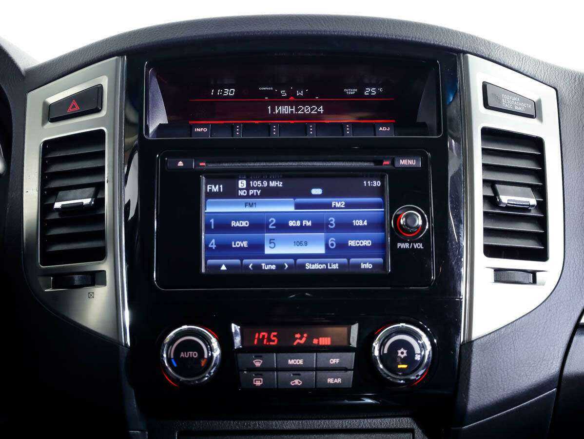 Mitsubishi Pajero 2014