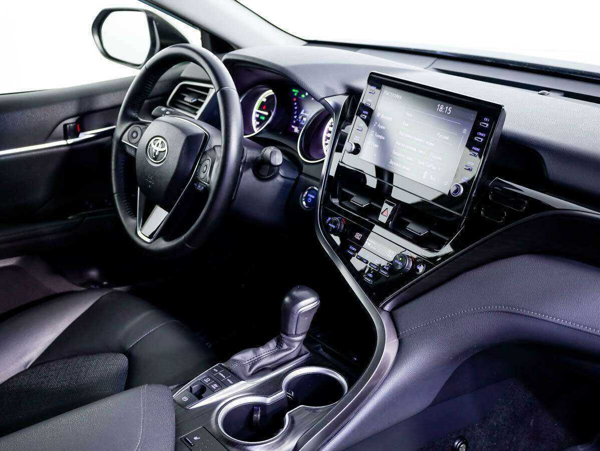 Toyota Camry 2021