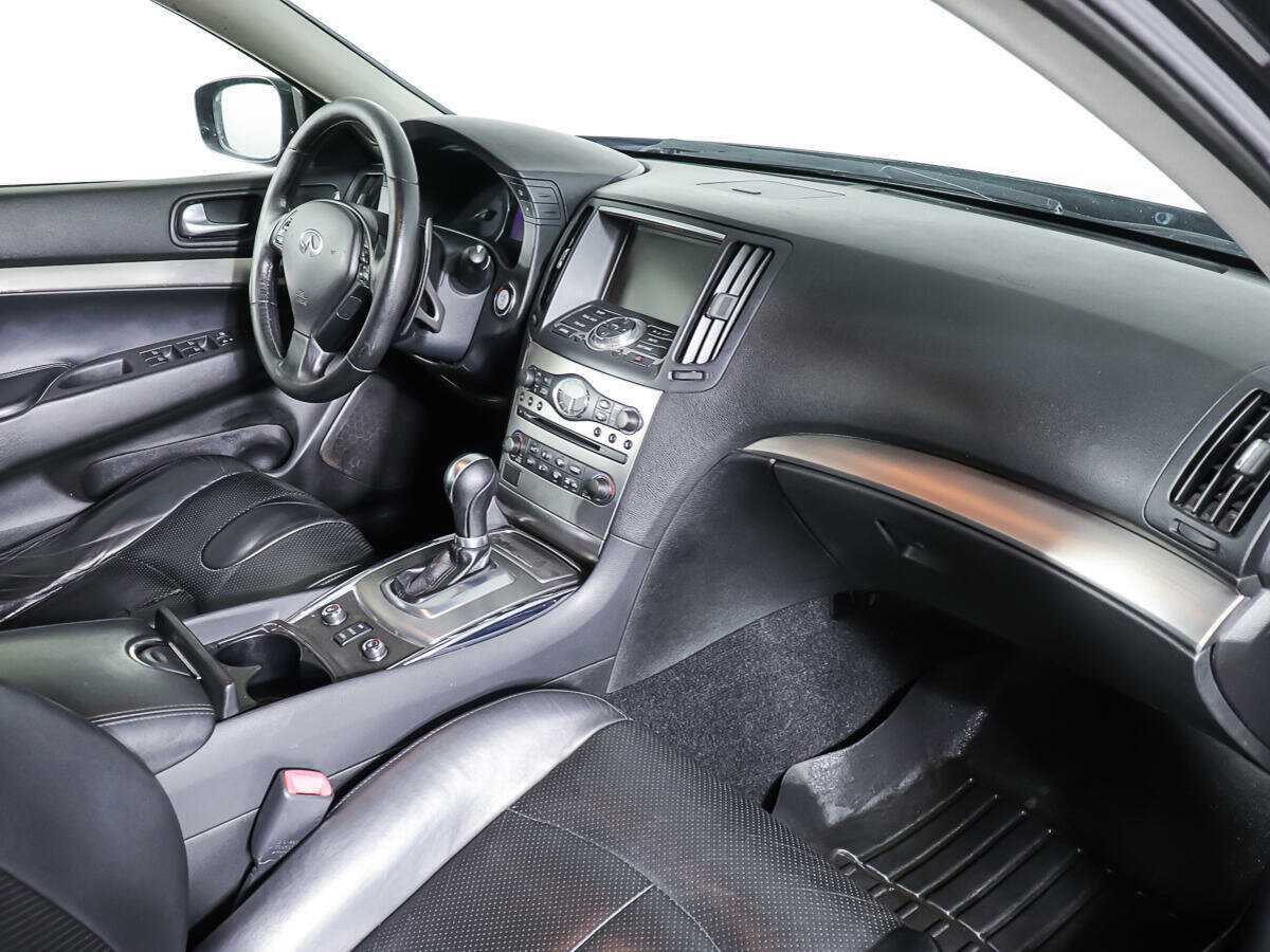 Infiniti G 2011
