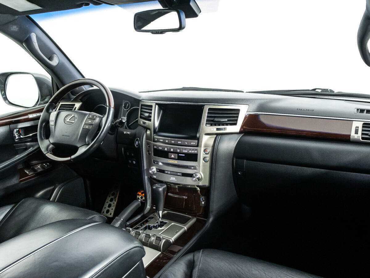 Lexus LX