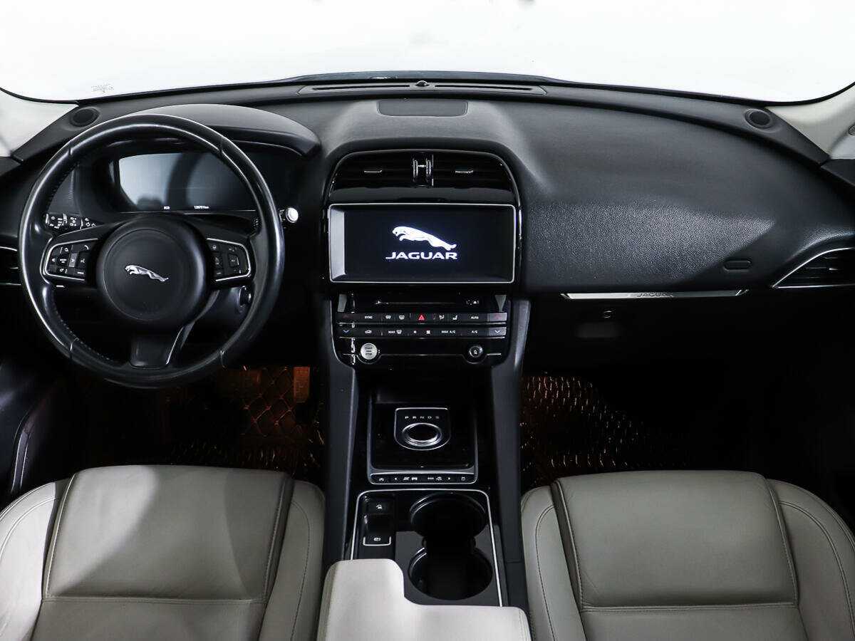 Jaguar F-Pace 2016