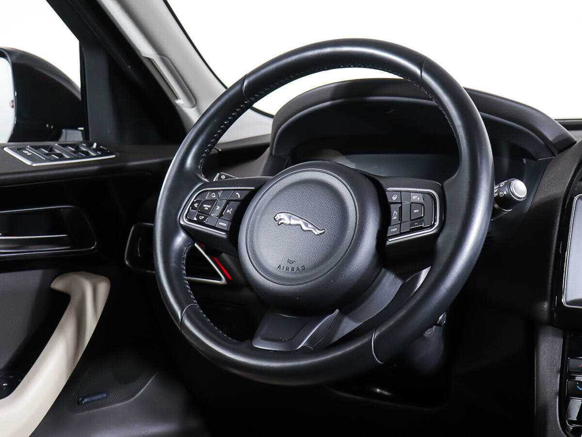 Jaguar F-Pace 2016
