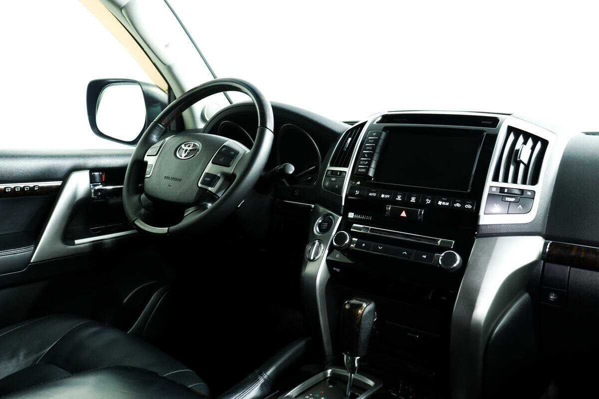 Toyota Land Cruiser 2012