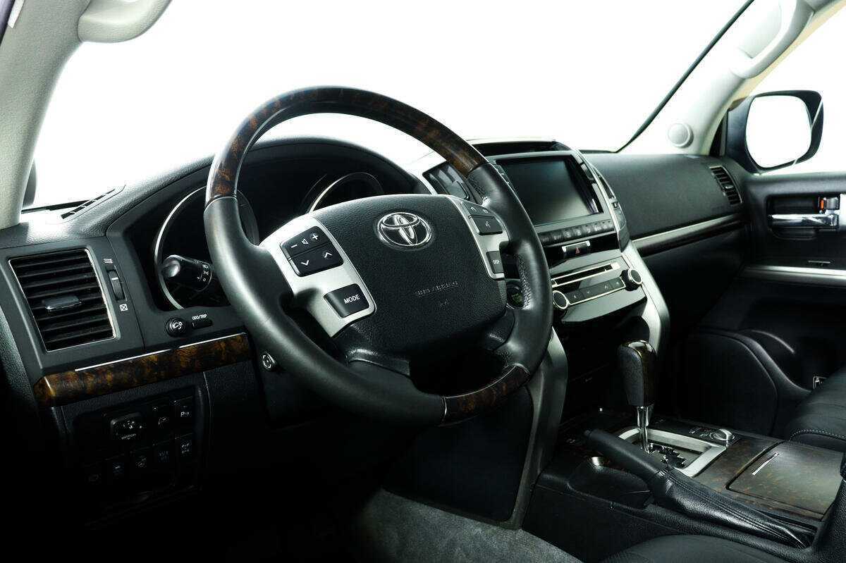 Toyota Land Cruiser 2012