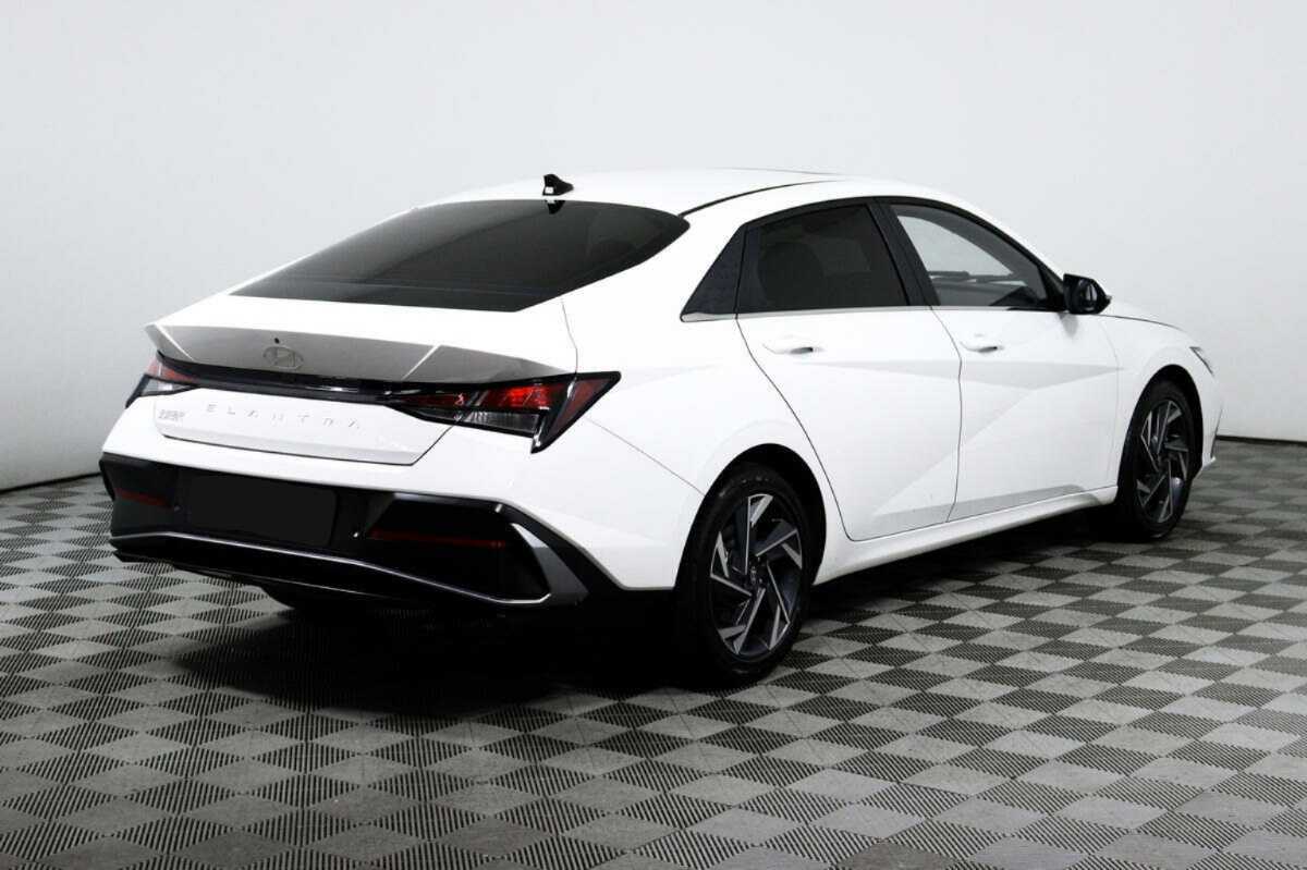 Hyundai Elantra 2023