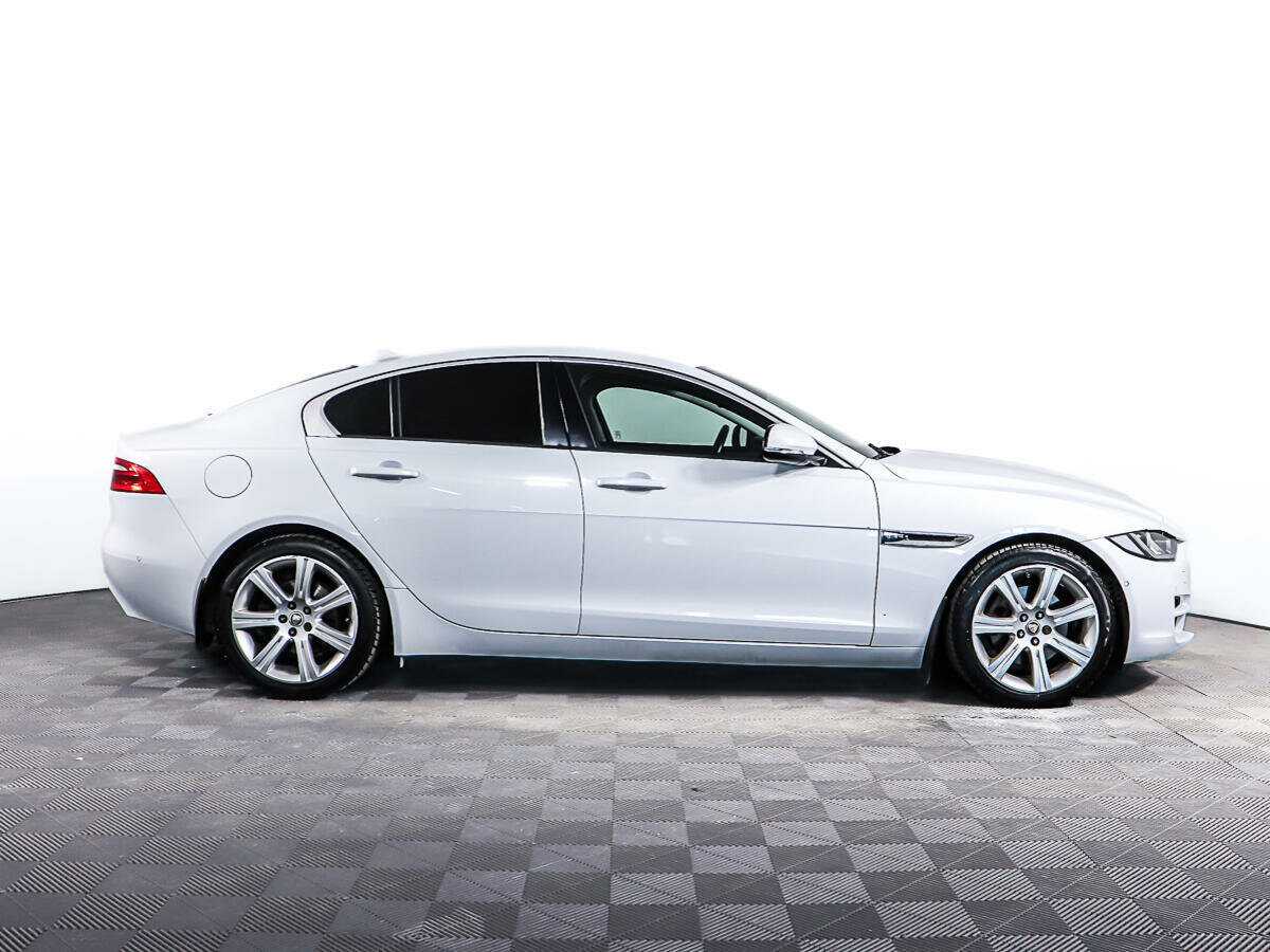 Jaguar XE