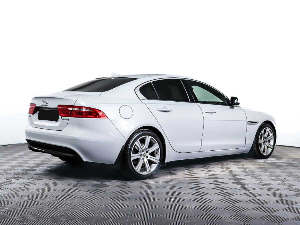 Jaguar XE
