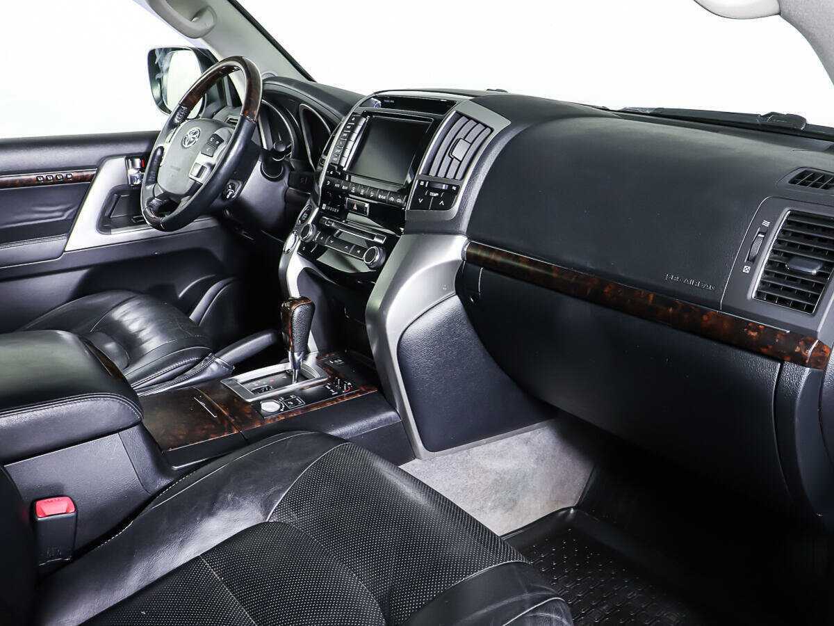 Toyota Land Cruiser 2012