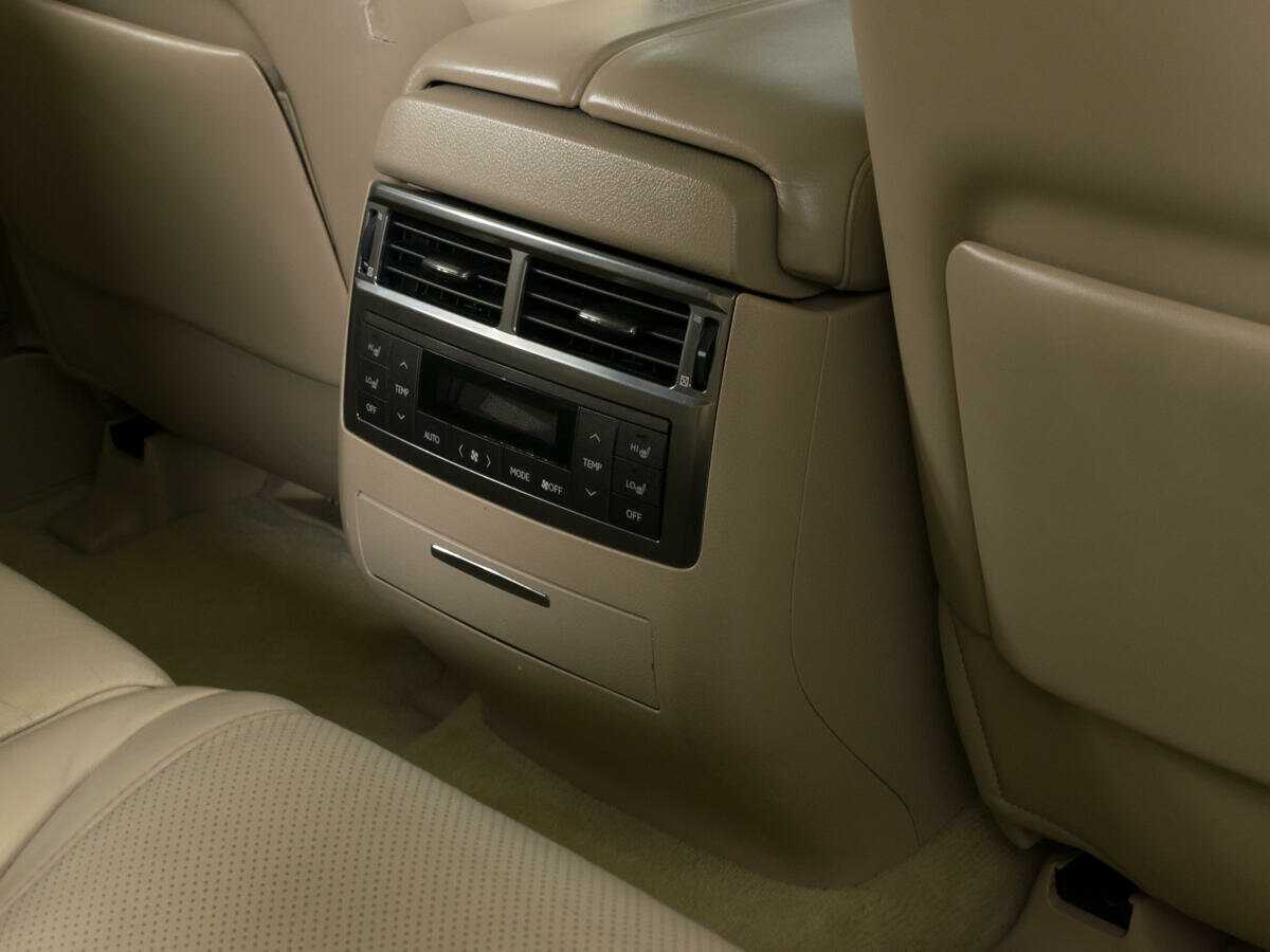 Lexus LX 2008