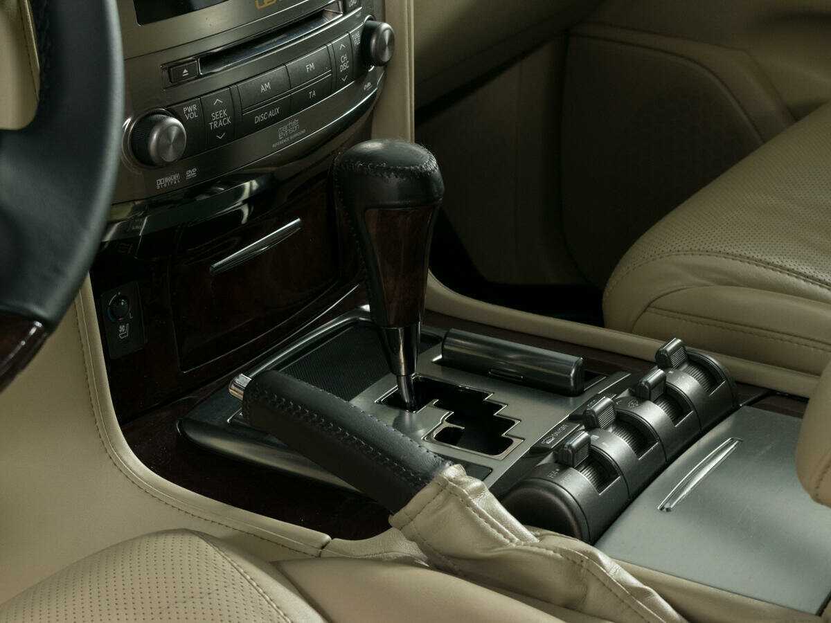 Lexus LX 2008