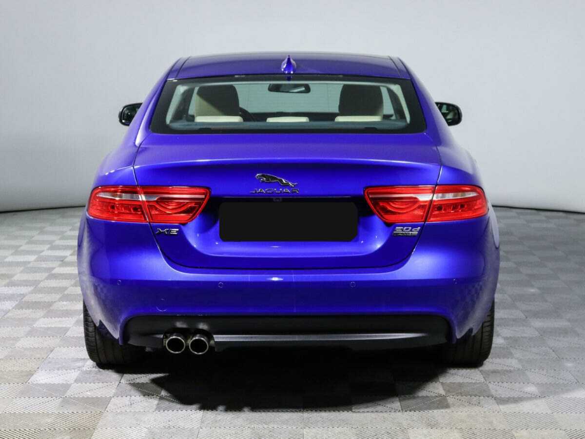 Jaguar XE