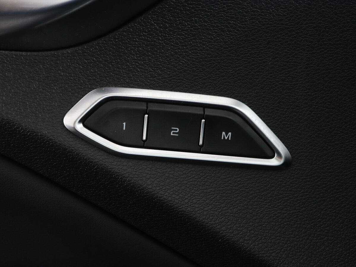 Geely Tugella 2021