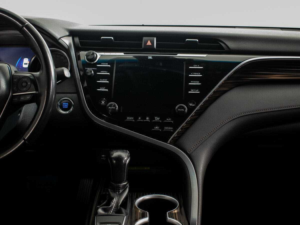 Toyota Camry 2019