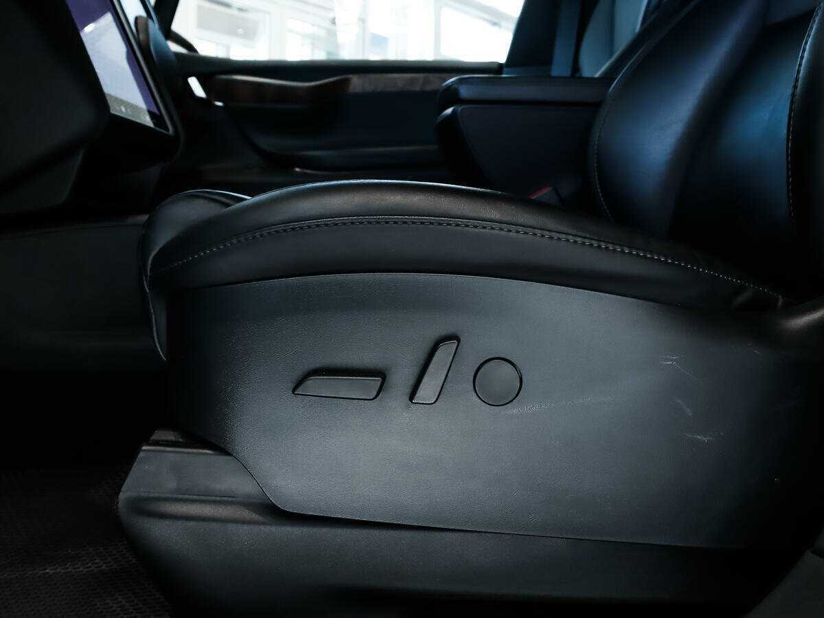 Tesla Model X 2020
