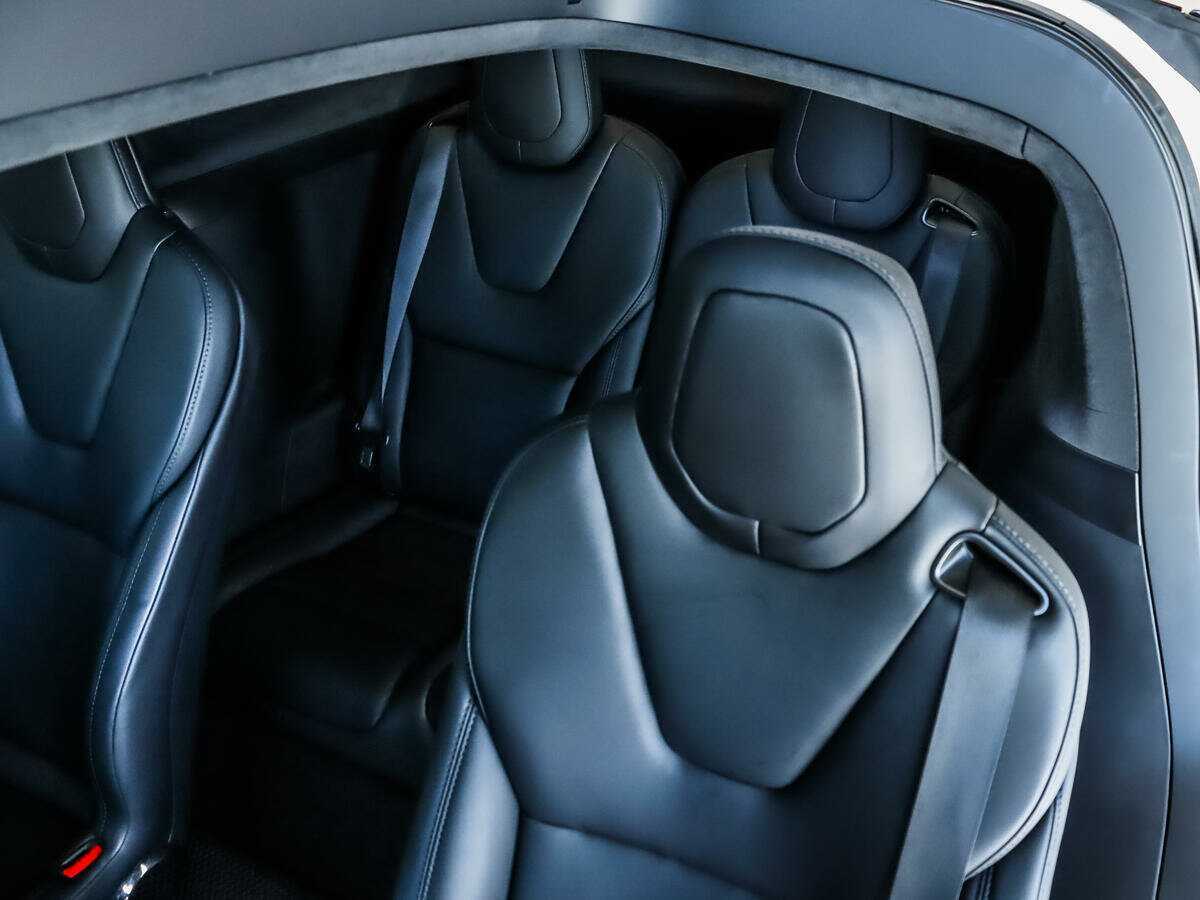 Tesla Model X 2020