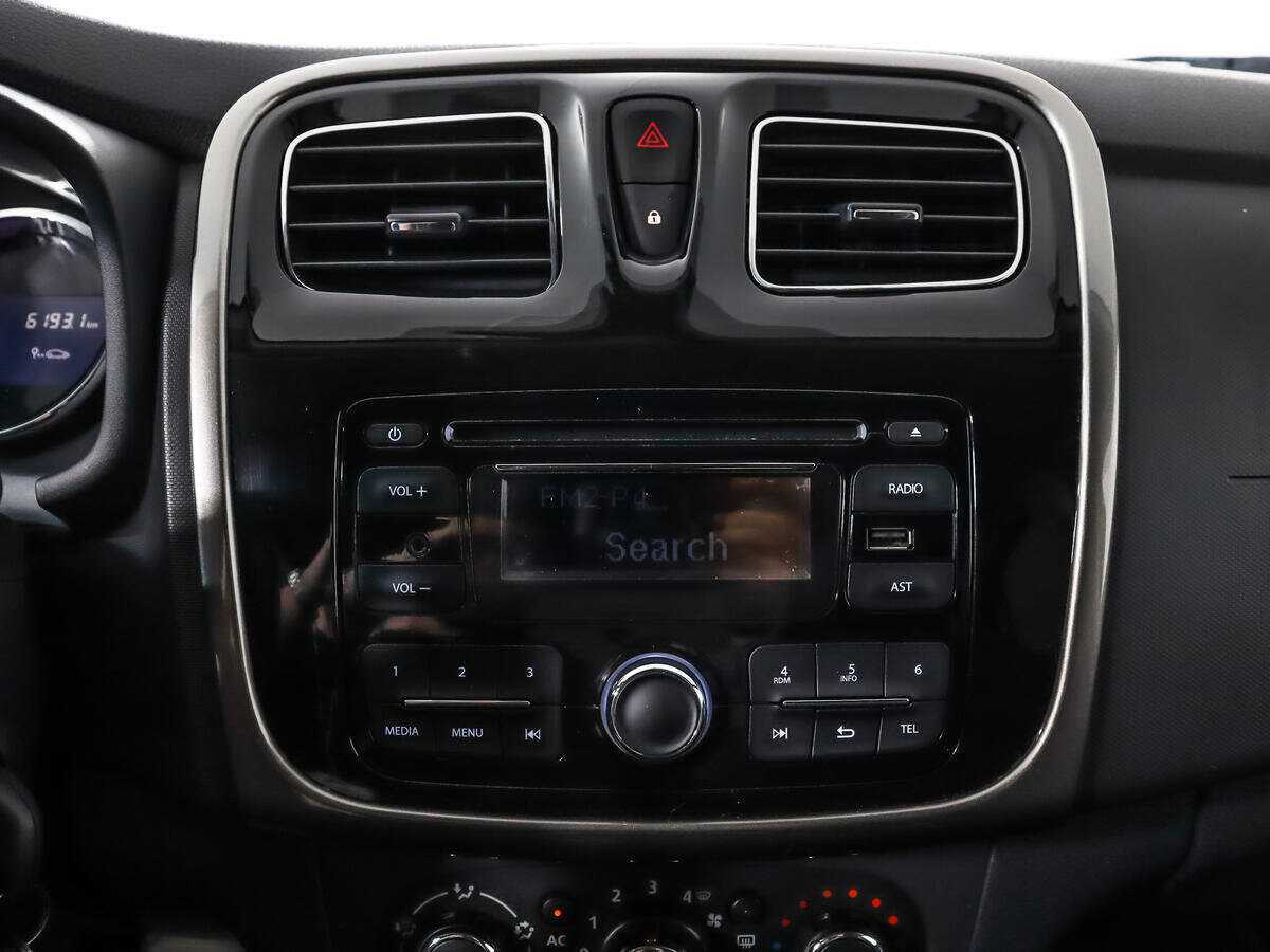 Renault Logan 2014
