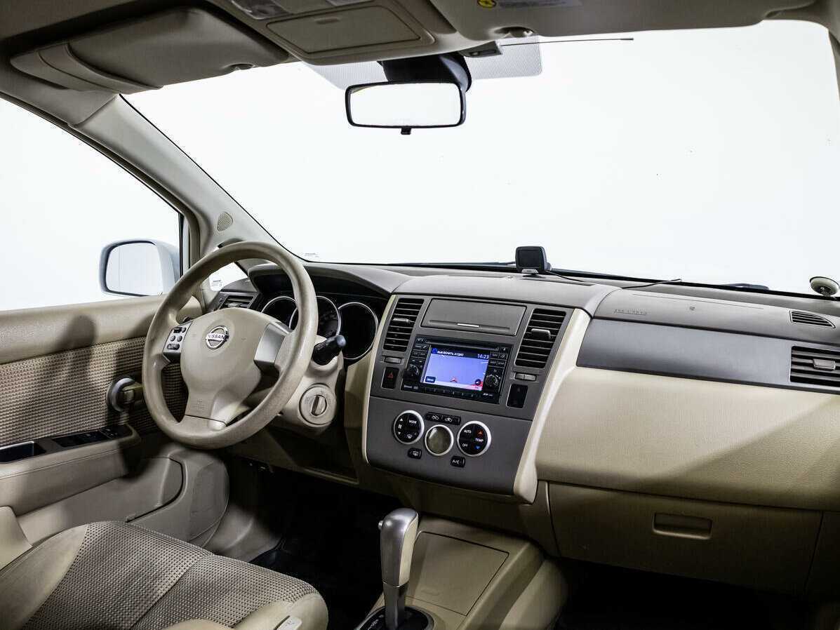 Nissan Tiida 2011