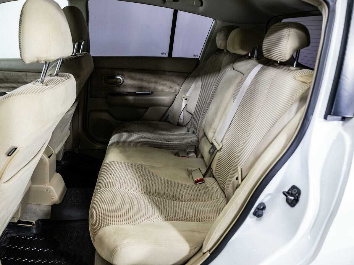 Nissan Tiida 2011