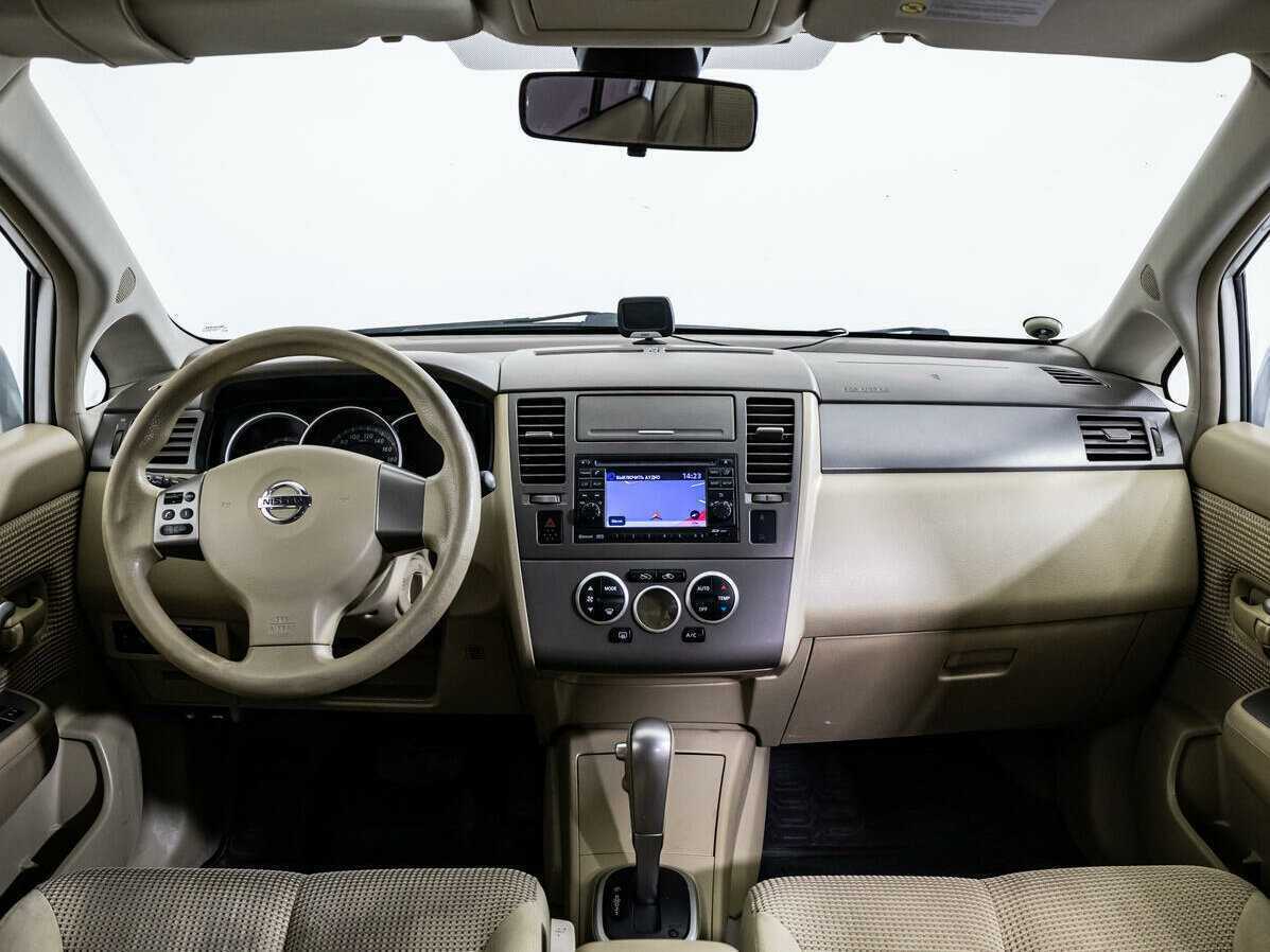 Nissan Tiida 2011