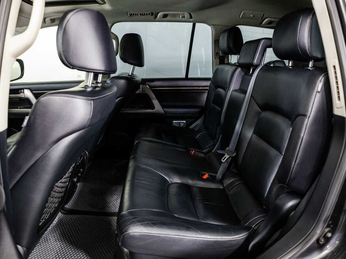 Toyota Land Cruiser 2011