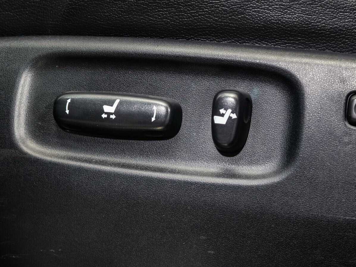 Toyota Land Cruiser 2011