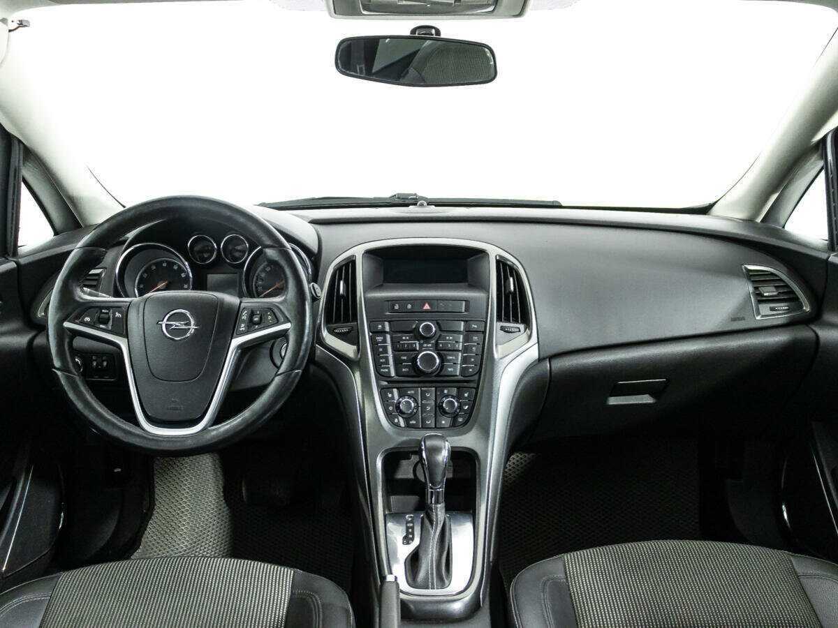 Opel Astra 2012