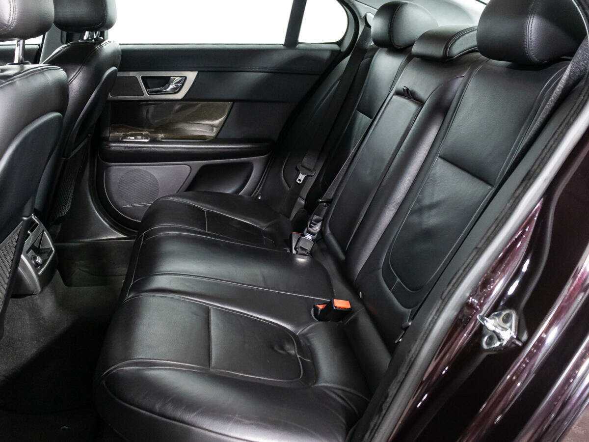 Jaguar XF 2012
