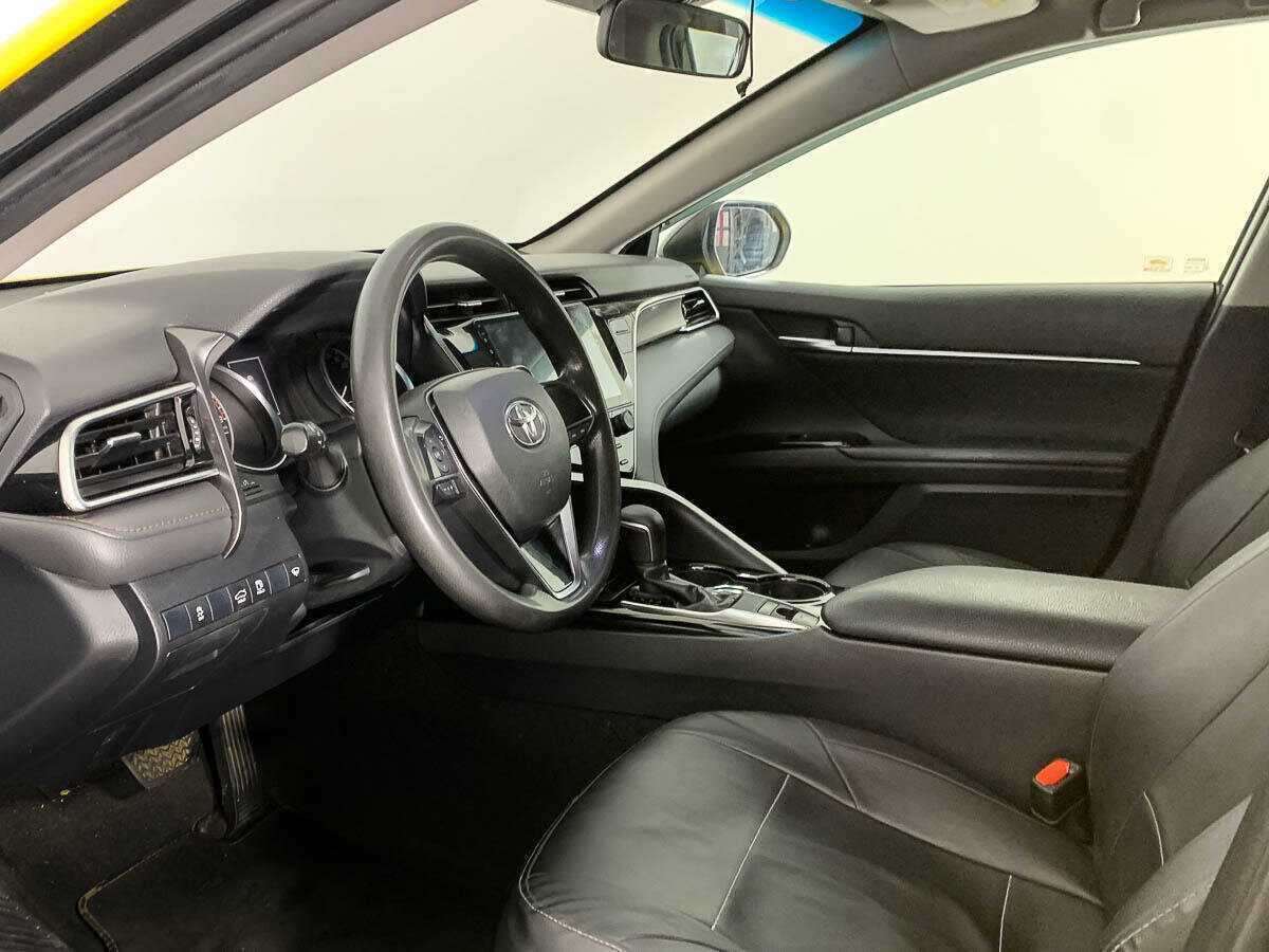 Toyota Camry 2021