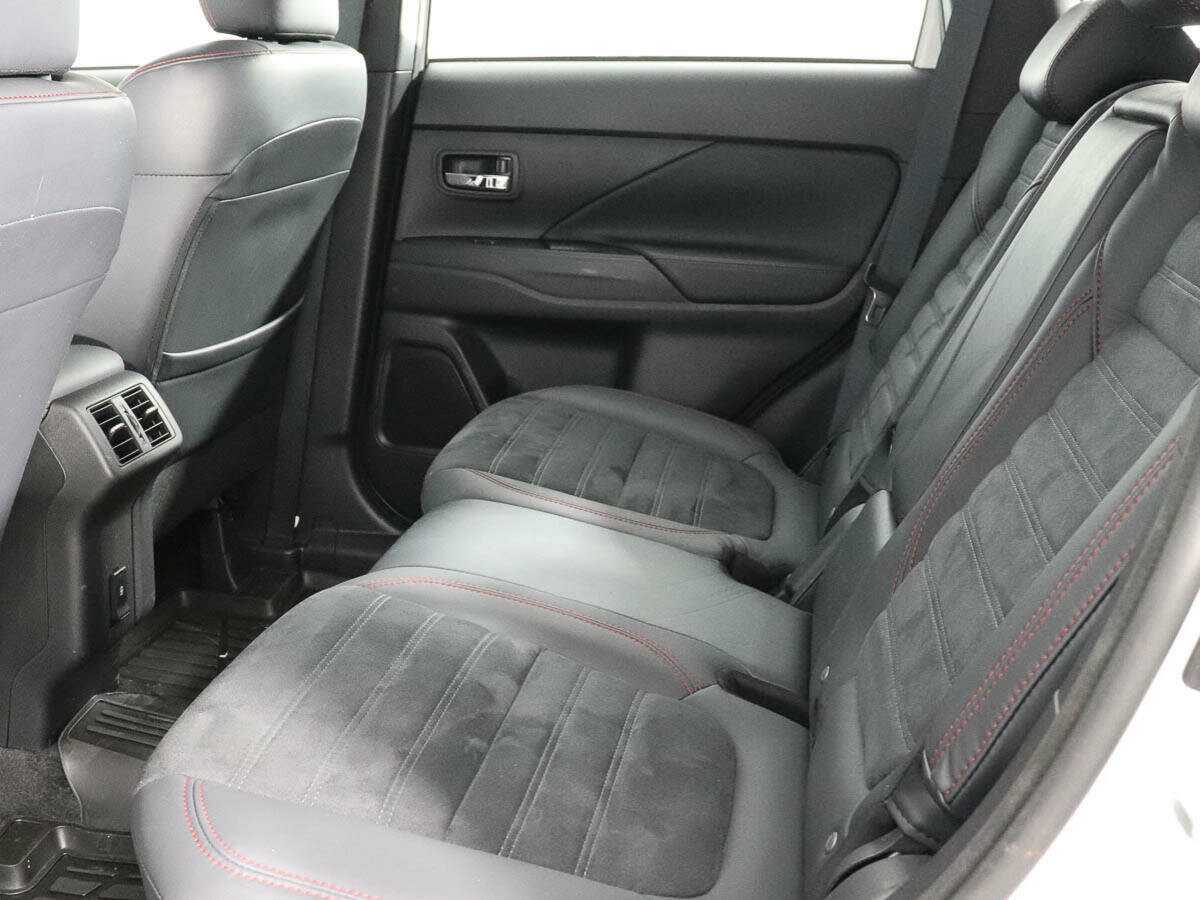 Mitsubishi Outlander 2021