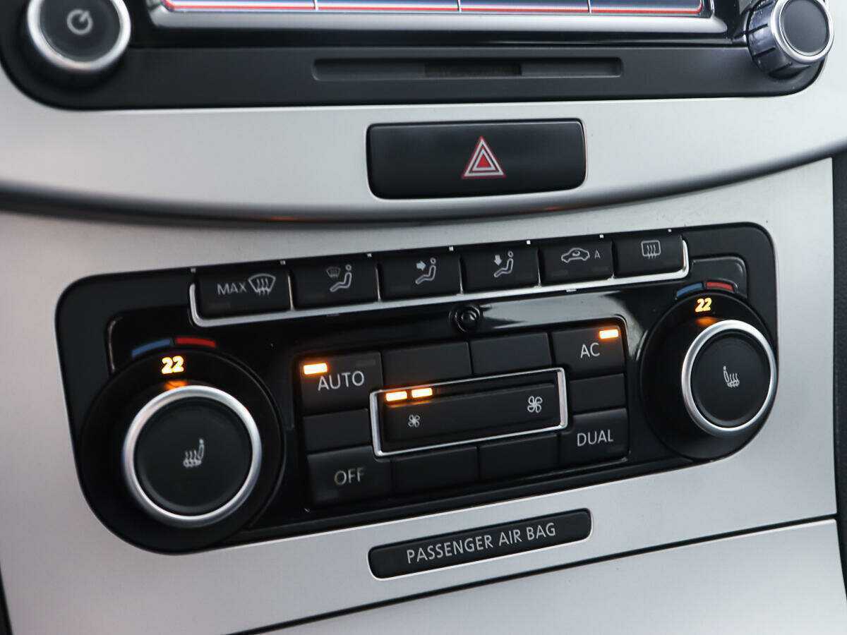 Volkswagen Passat CC 2011