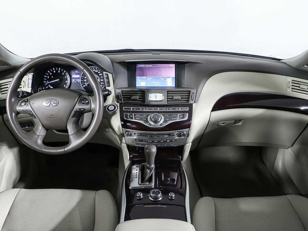 Infiniti M 2012