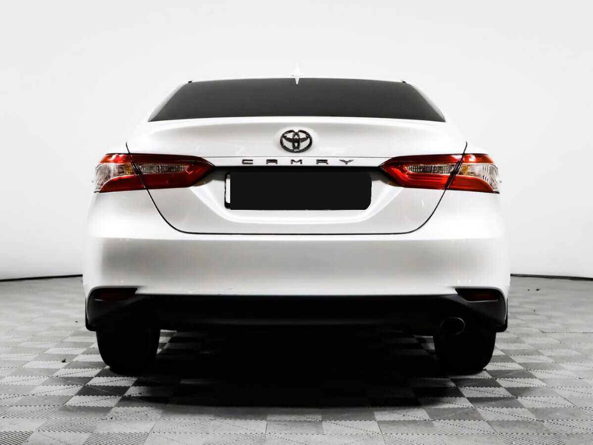 Toyota Camry 2021
