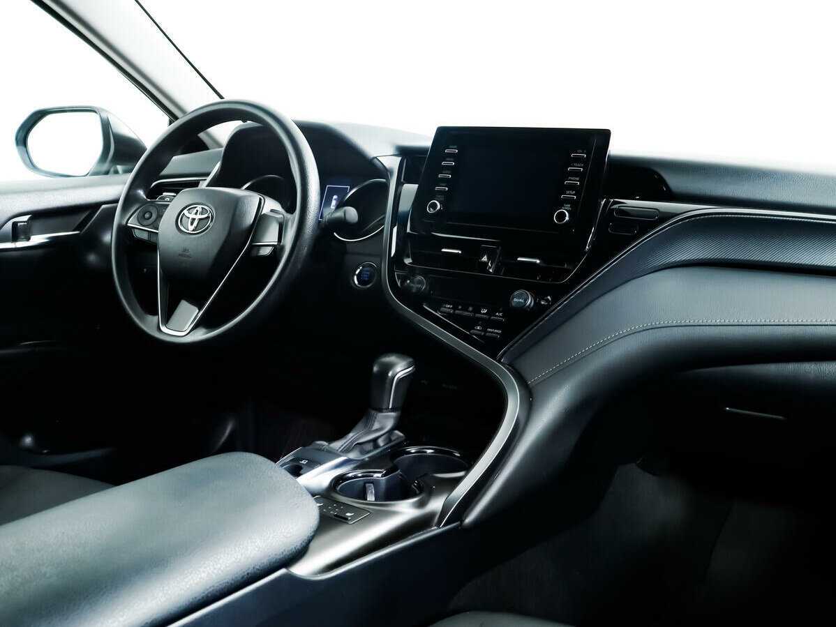 Toyota Camry 2021