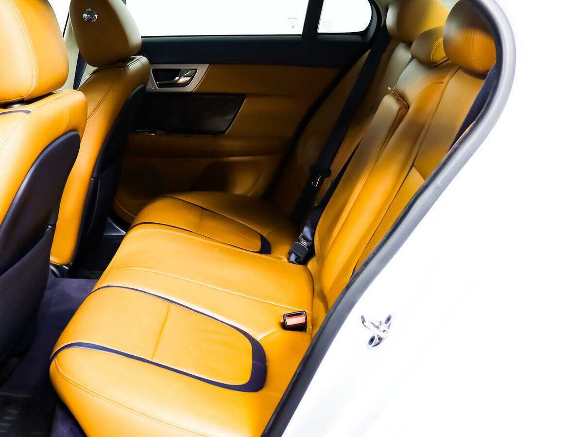 Jaguar XF 2012