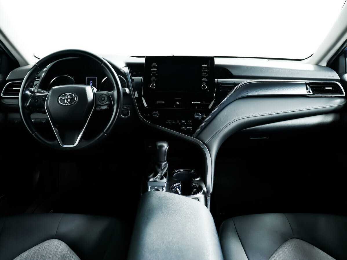 Toyota Camry 2021