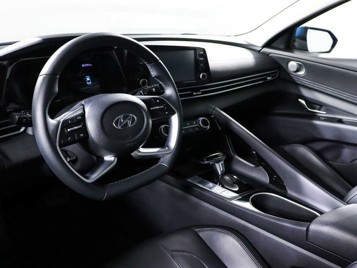 Hyundai Elantra 2022