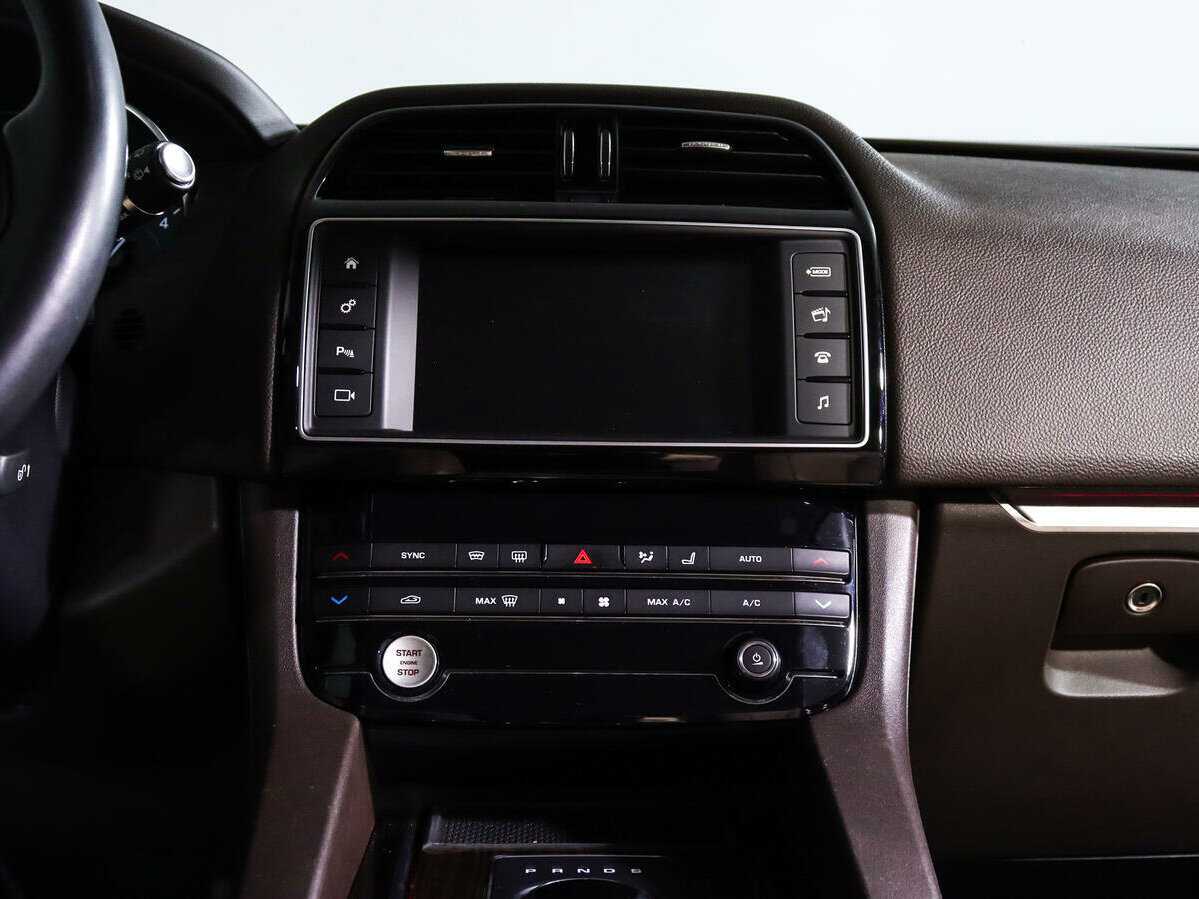 Jaguar F-Pace 2016