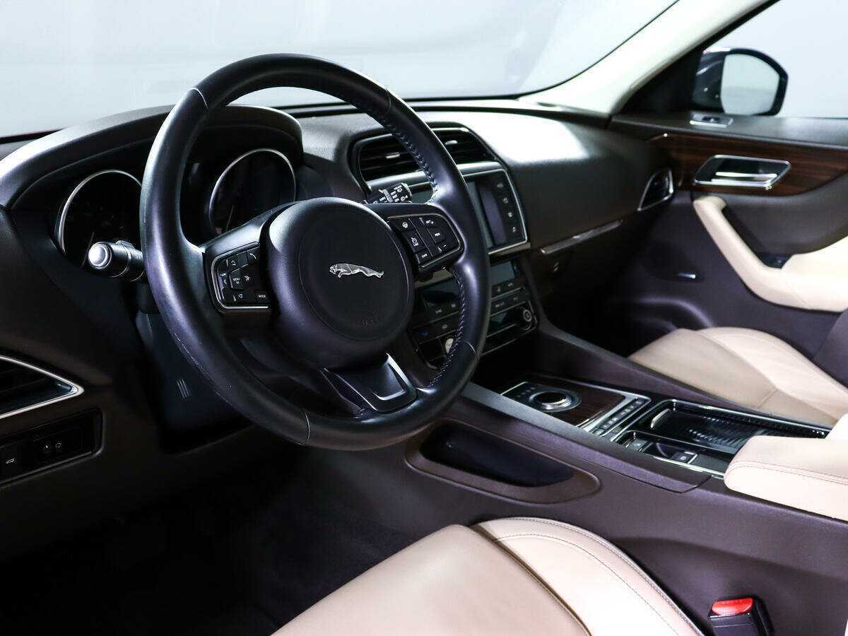 Jaguar F-Pace 2016