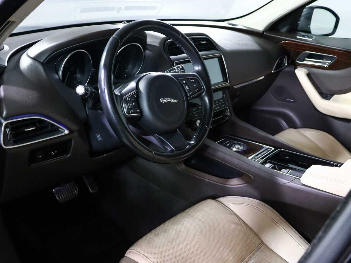 Jaguar F-Pace 2016