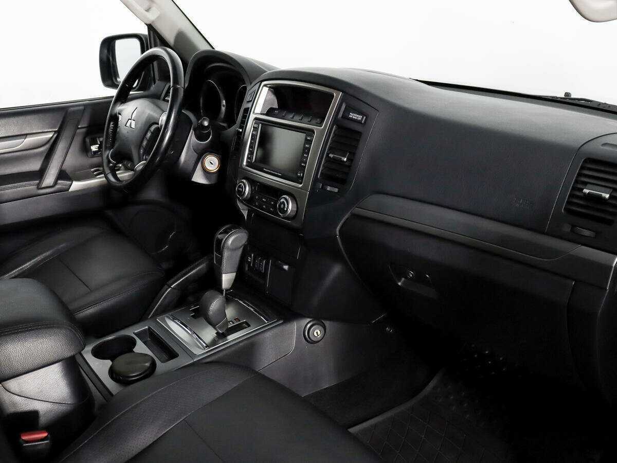 Mitsubishi Pajero 2011