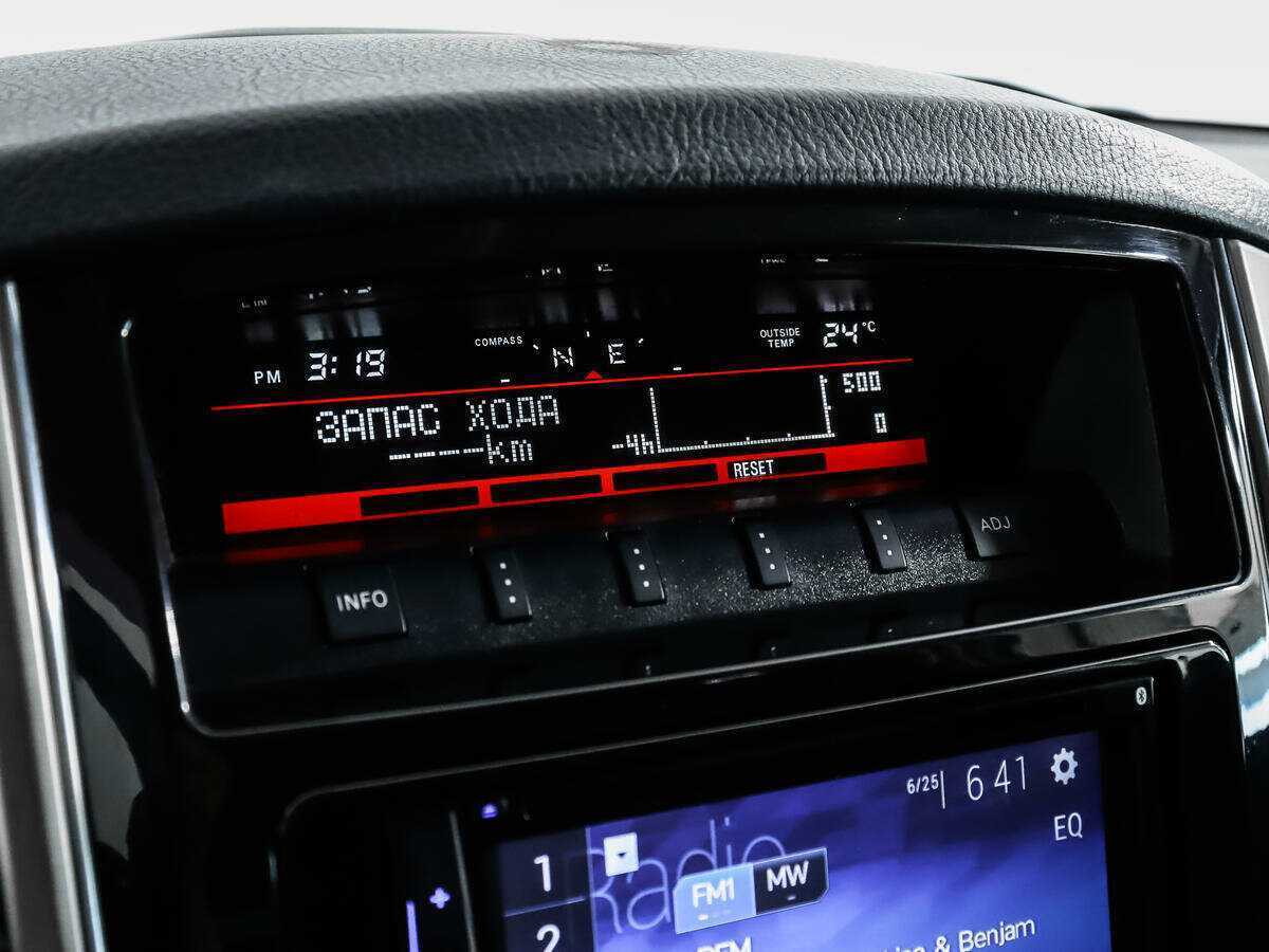 Mitsubishi Pajero 2015