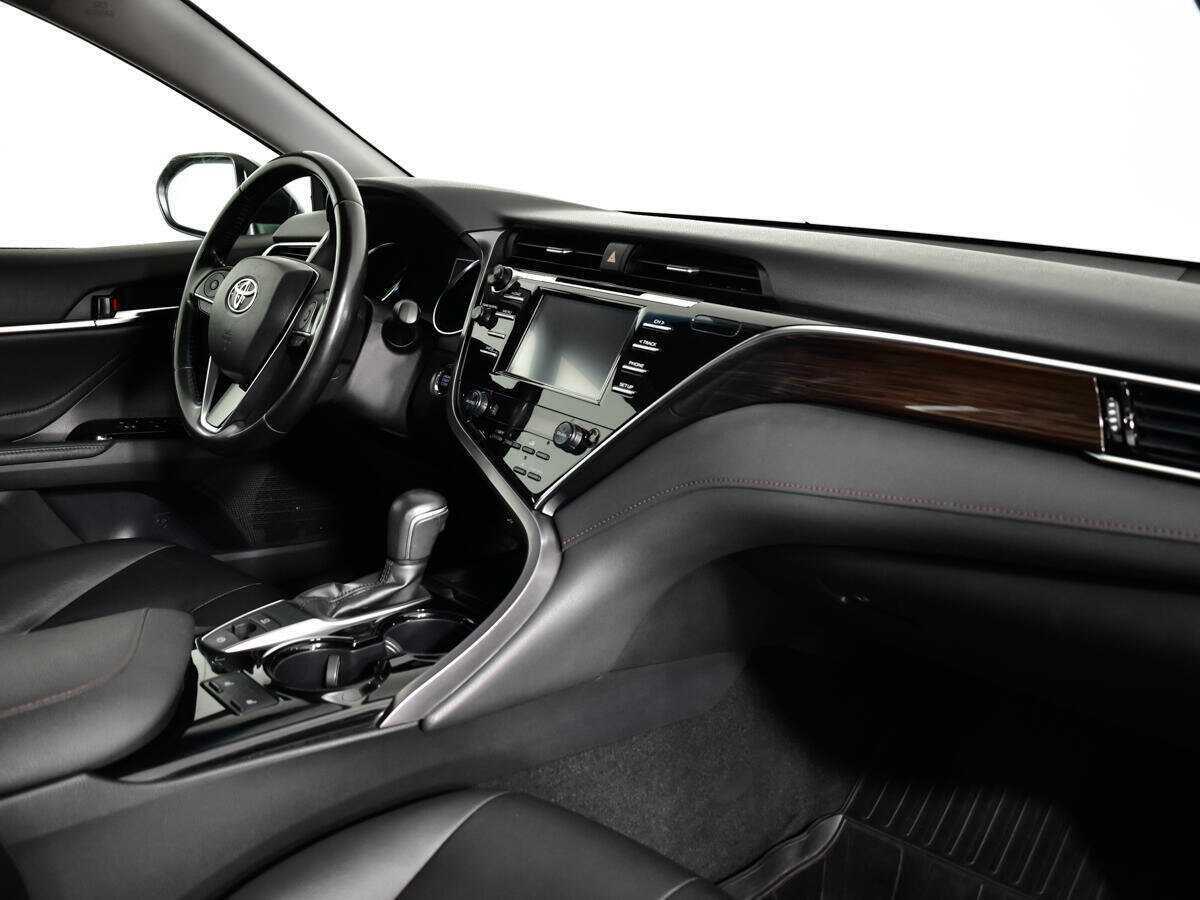 Toyota Camry 2019