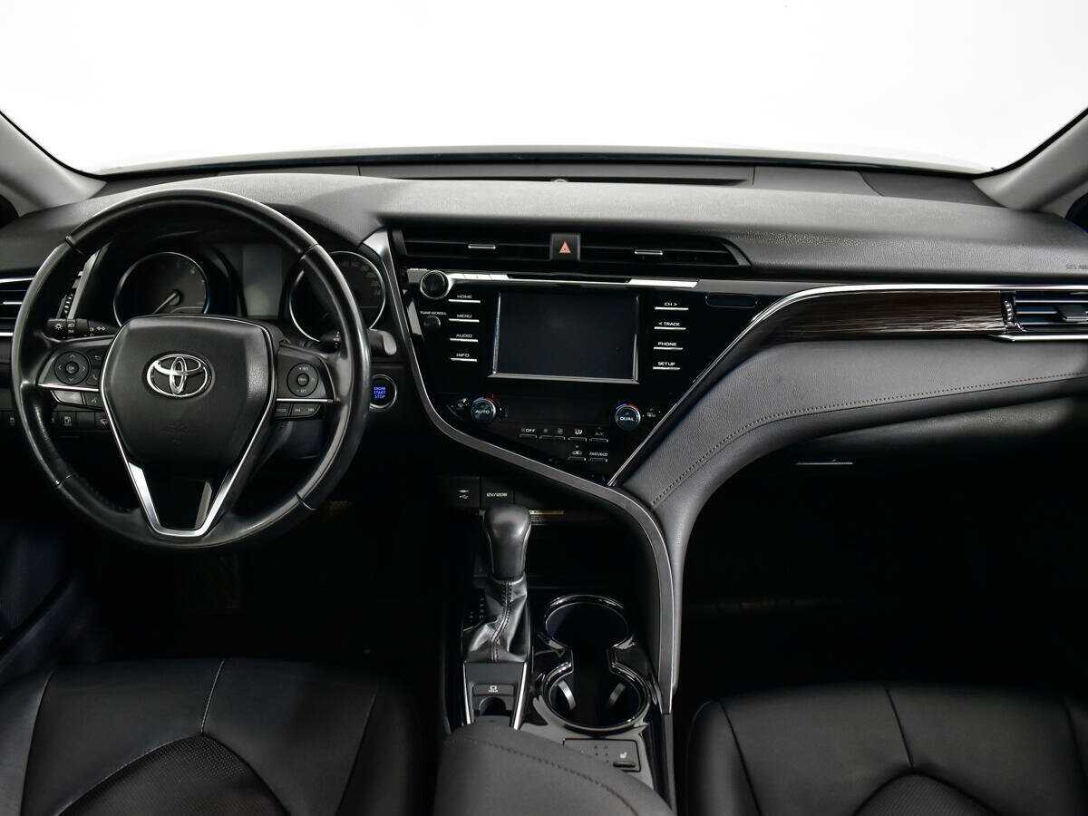 Toyota Camry 2019