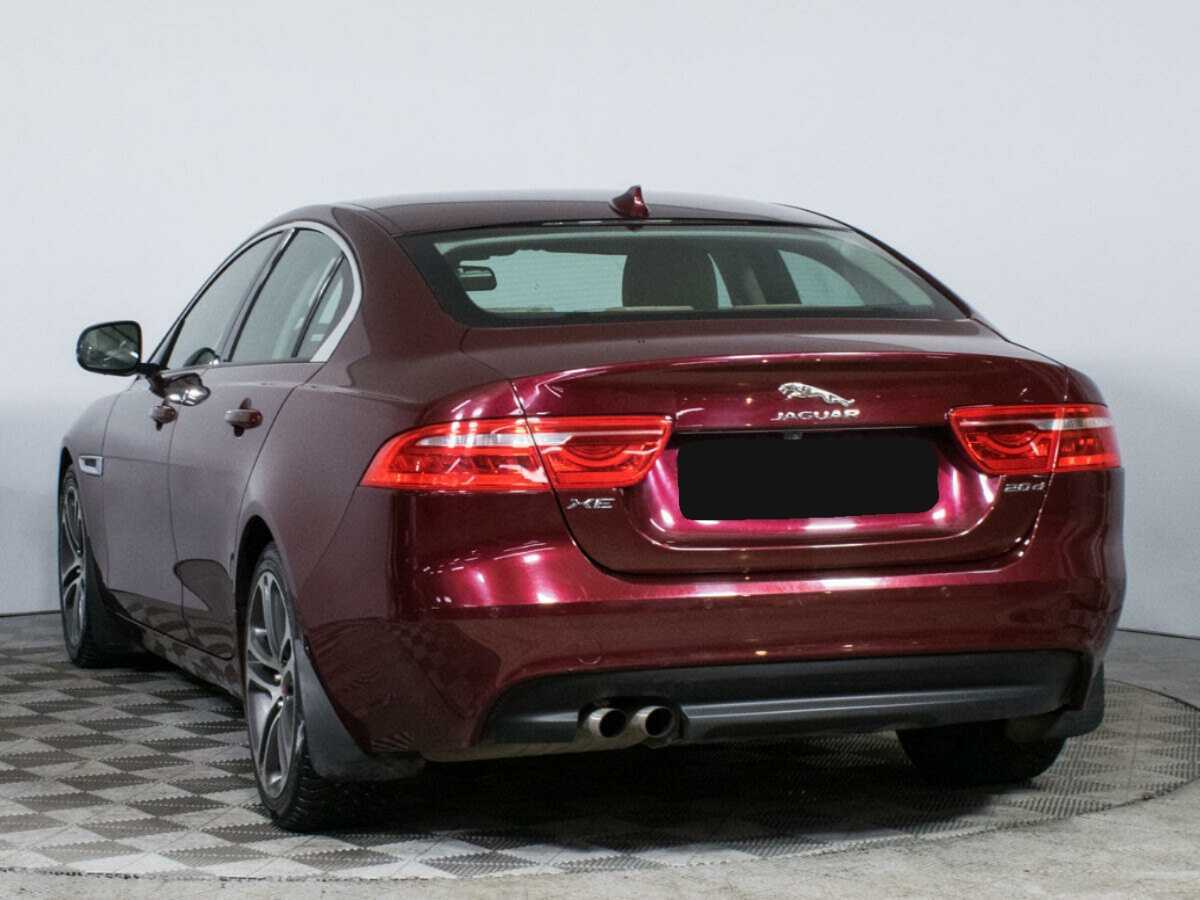 Jaguar XE
