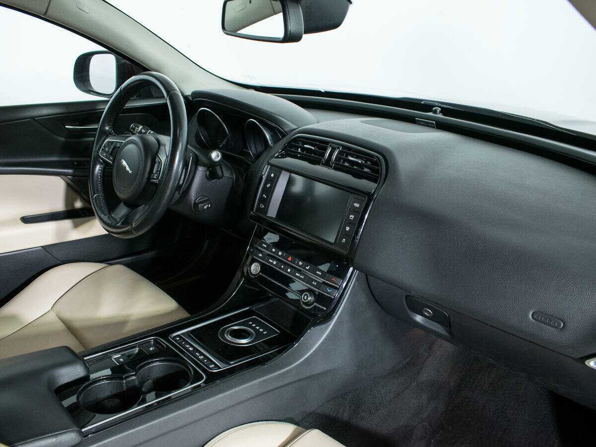 Jaguar XE 2016