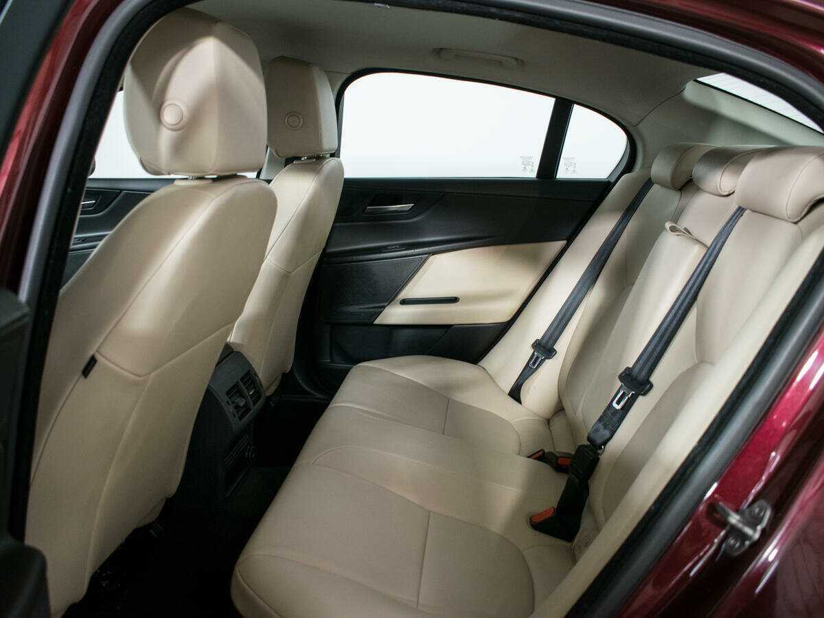 Jaguar XE 2016